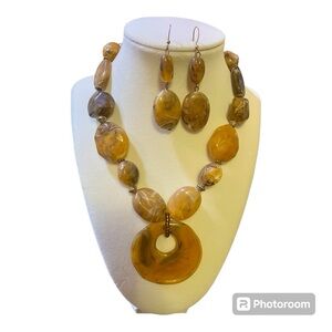 Costume jewelry set/golden caramel color w/ dark brown veins/earrings & necklace